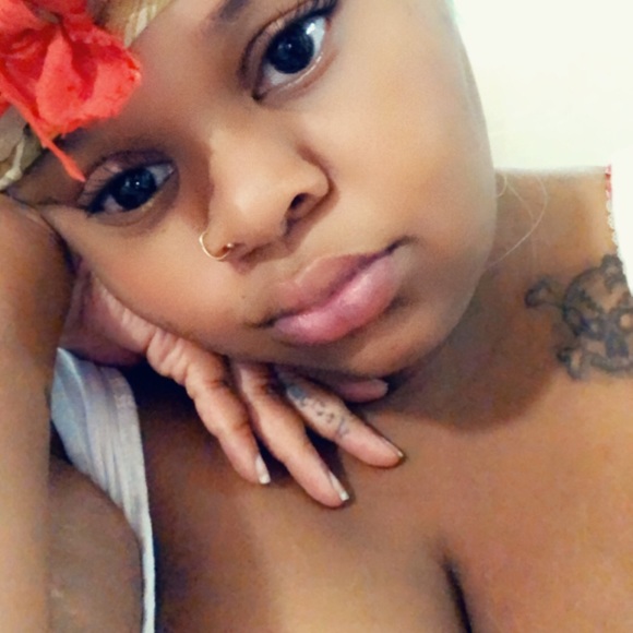 Meet your Posher, Gillian - Picture 1 of 1